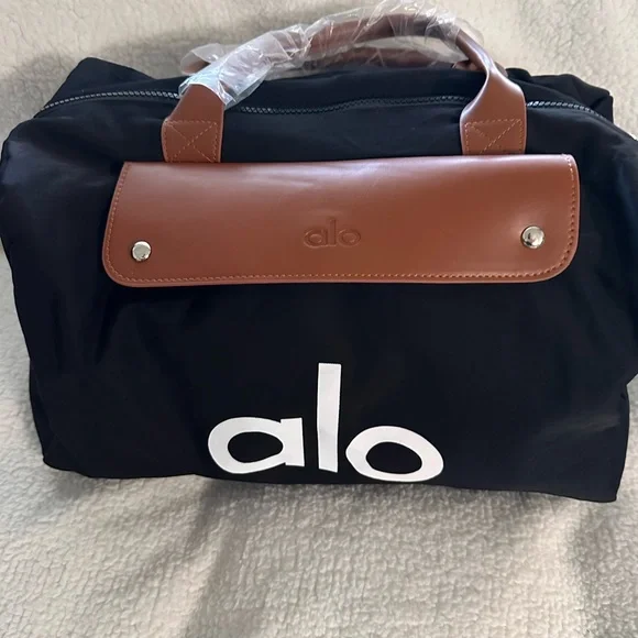 ALO Yoga Black Duffel with Brown Trim - Picture 4 of 11